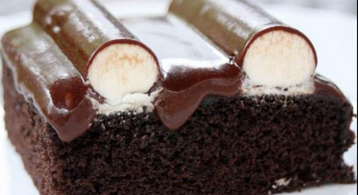 Classic Chocolaty Fudge Bumpy Cake Recipe