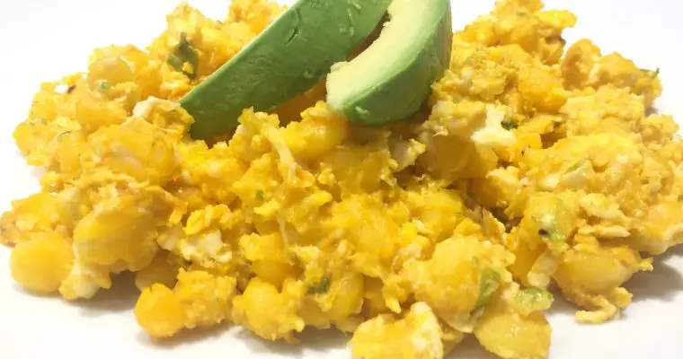Easy Ecuadorian Mote Pillo Recipe ( Scrambled Eggs and Hominy Corn Recipe)