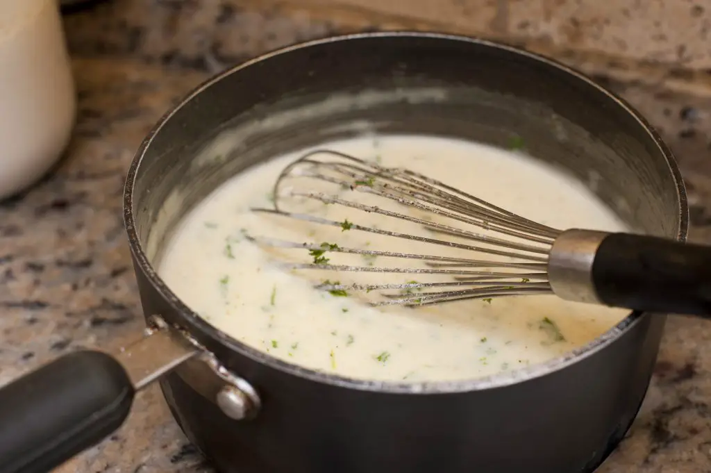 Creamy Bechamel Classic White Sauce Recipe (Besciamella) - Gimme Yummy