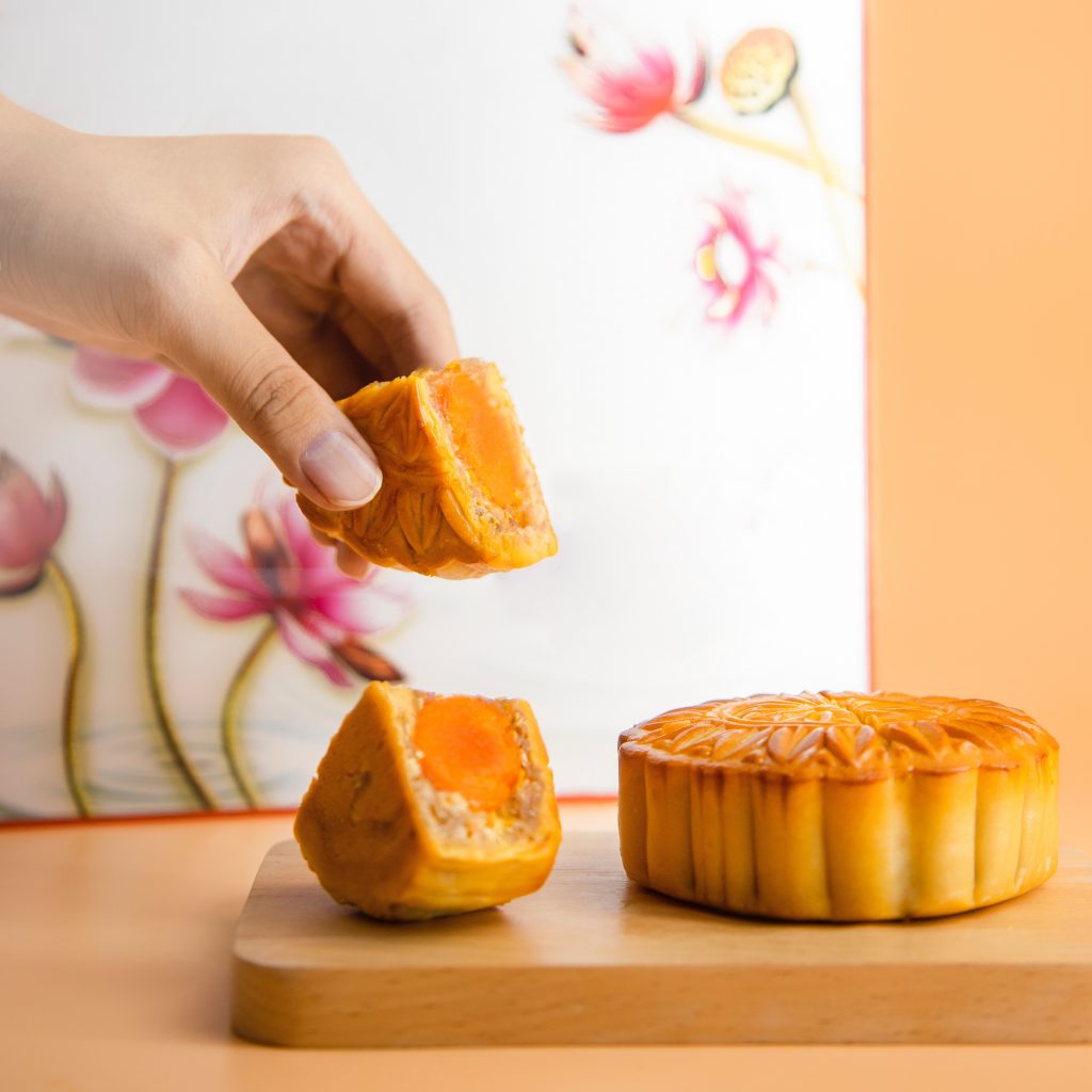 Easy Chinese Moon Cake Recipe - Gimme Yummy