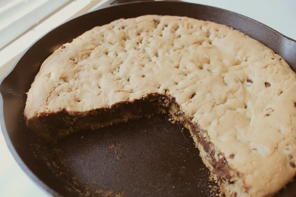 yummy recipe for chocolate chip skillet cookie
