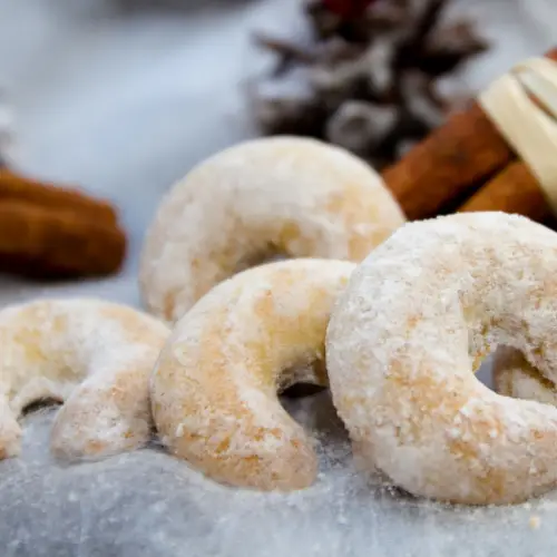 Austrian Holiday Vanillekipferl Cookie Recipe (Vanilla Crescent Cookies) - Gimme Yummy Recipes