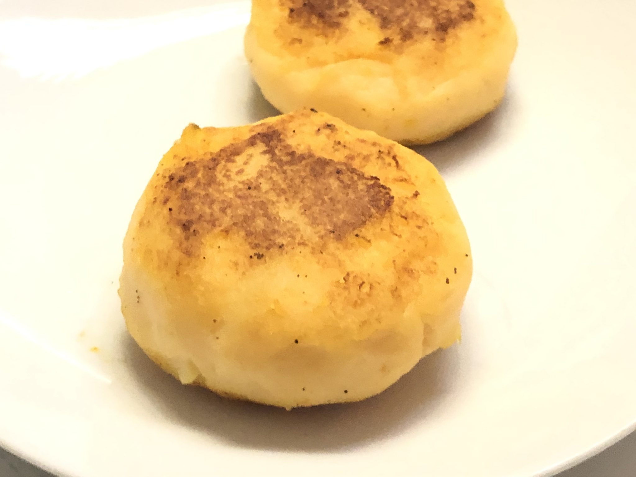 Easy Ecuadorian Tortilla De Papa Recipe (Llapingachos) Gimme Yummy