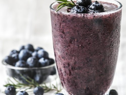 Blueberry Almond Milk Smoothie (No Banana) - Gimme Yummy Recipes