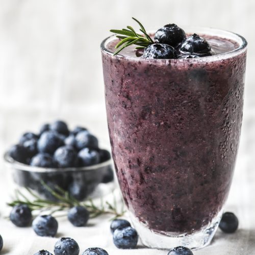 blueberry smoothie with almond milk