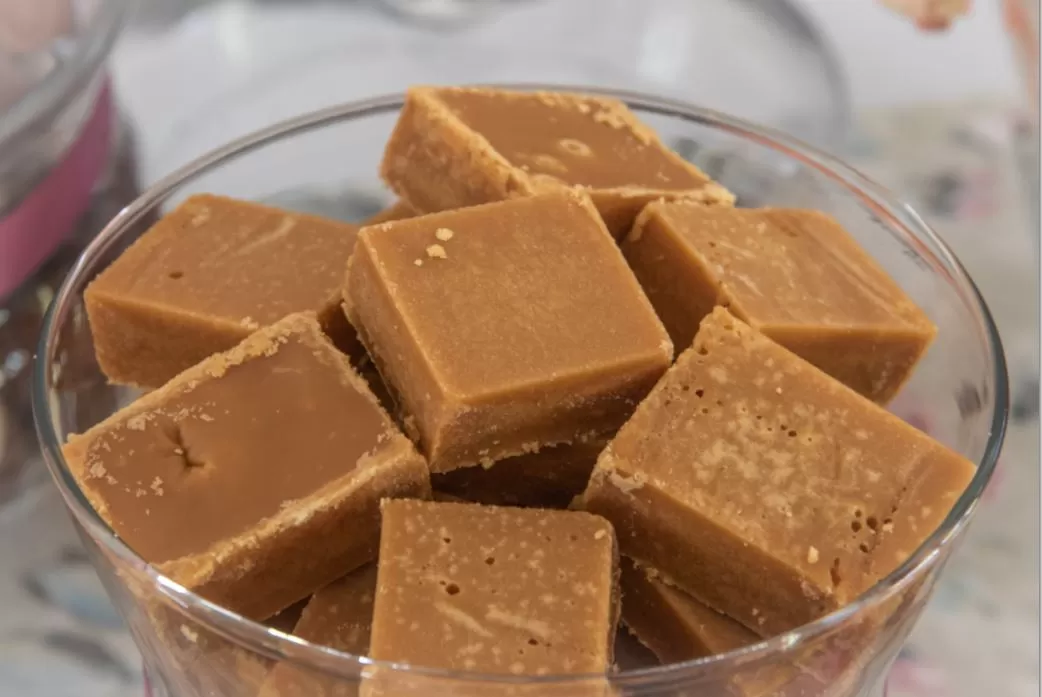 Easy Caramel Fudge Recipe With Condensed Milk (4 Ingredients)