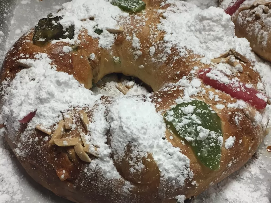 bolo de rei Portuguese Christmas King Bread