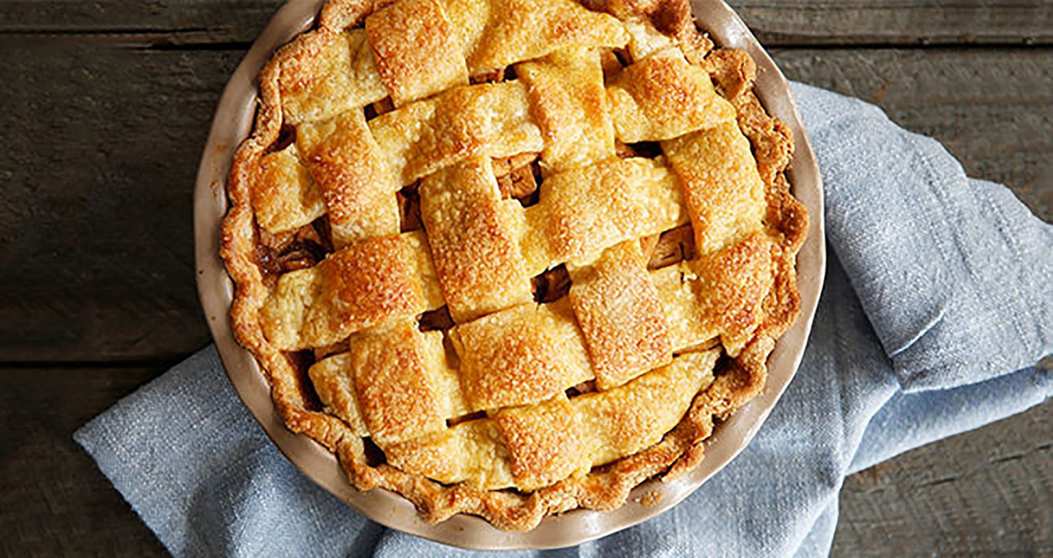 Homemade Deep Dish Apple Pie Recipe With Brown Sugar And Vanilla ...