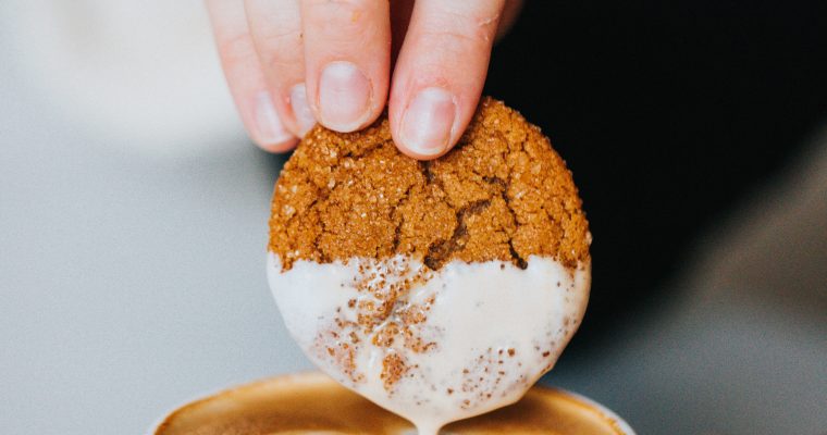 Crispy and Chewy Fresh Ginger Molasses Cookies Recipe