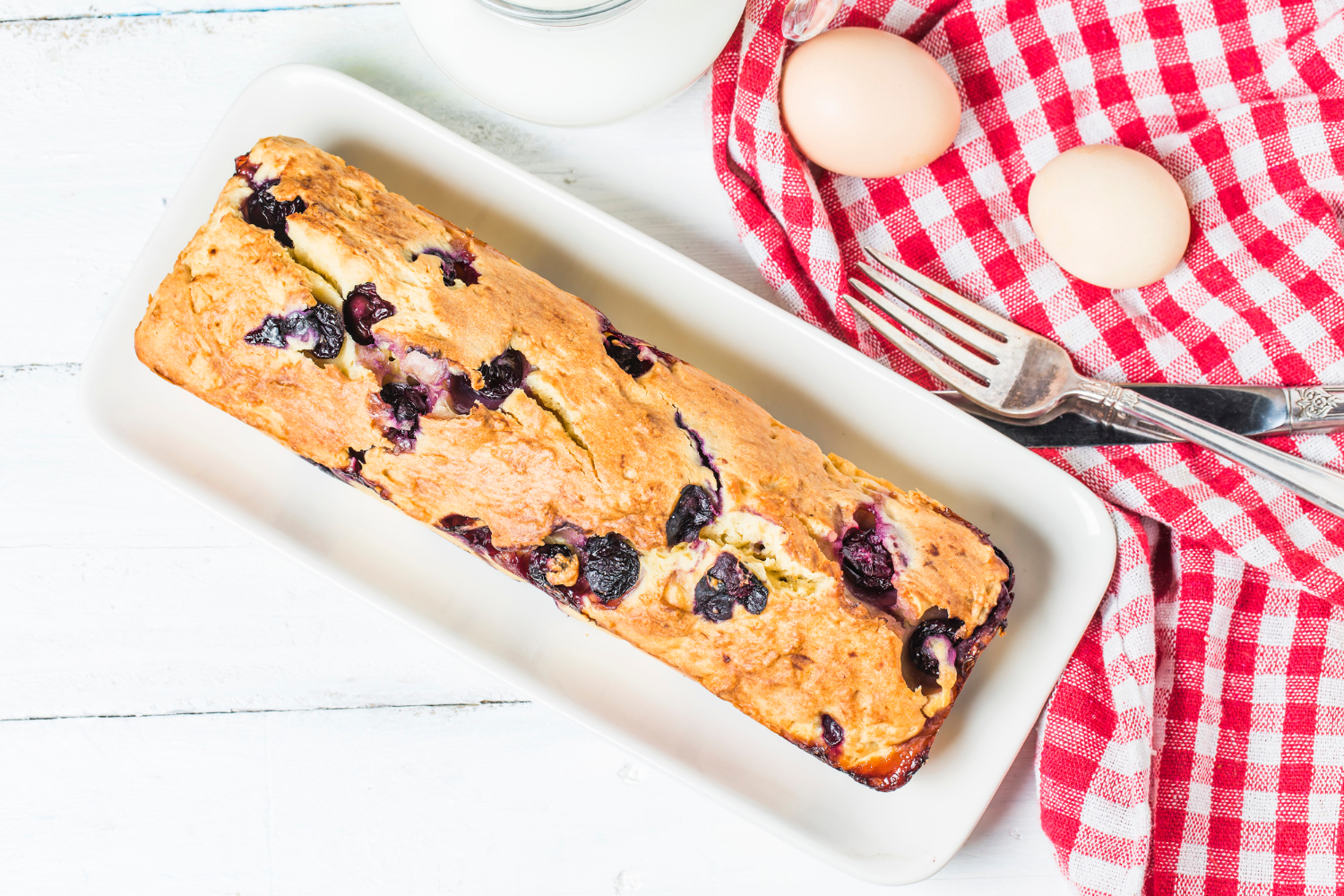 Easy Crème Fraîche Loaf Pound Cake Recipe With Blueberries