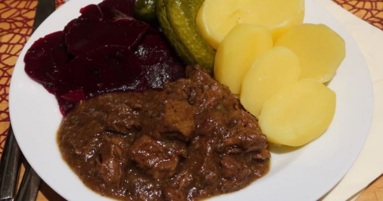 Westfälischer Pfefferpotthast Recipe (German Beef Stew)