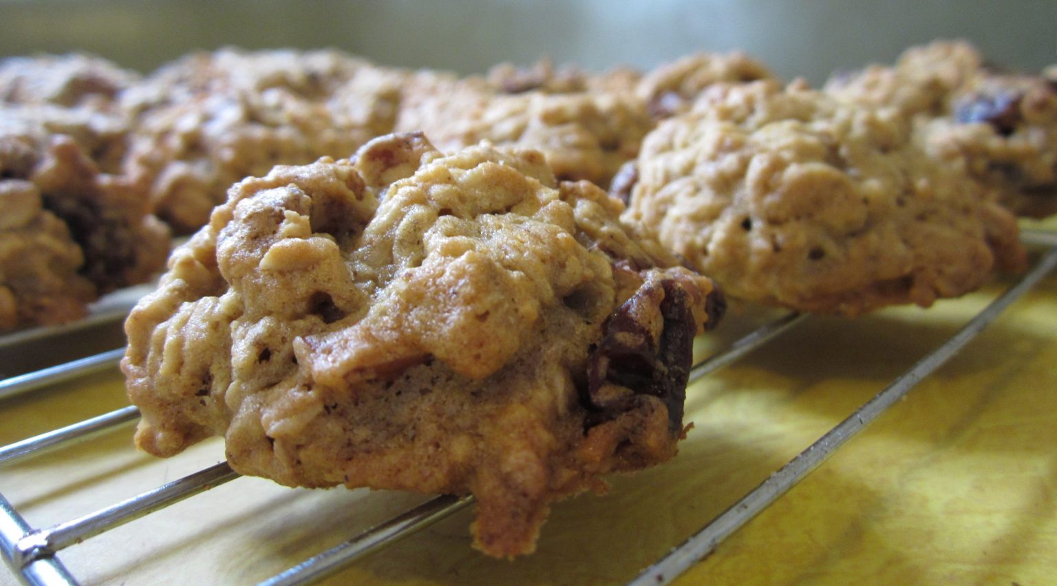 Old Fashioned British Rock Cake Recipe With Plain Flour And Without