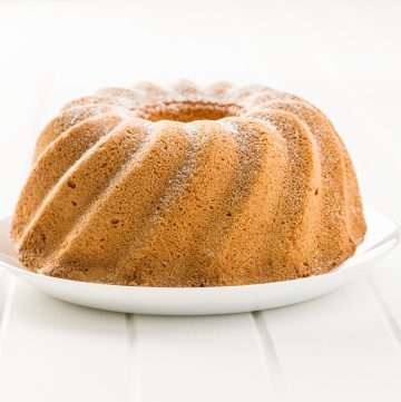 Old Fashioned Sour Cream Cake