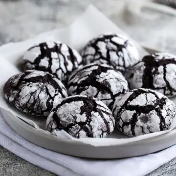 holiday christmas chocolate gluten free crinkle cookies