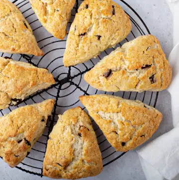 Vegan Chocolate Chip Scones
